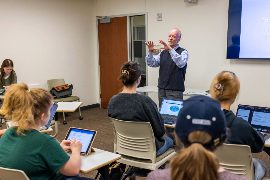 Dr. Eric Robinson teaching a class.